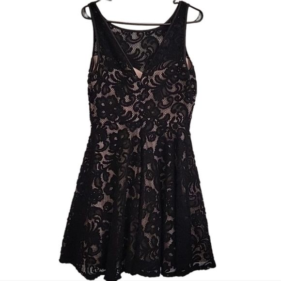 Blu Sage Black & Tan Lace Flare Dress with V Back - Picture 1 of 5